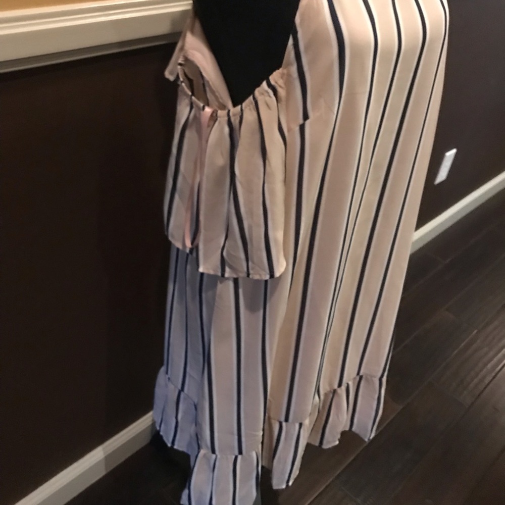 Cold Shoulder Dress - Picture 2 of 3